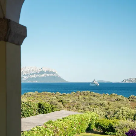 Bianca Pedra Rosa - Your House In Sardinia *