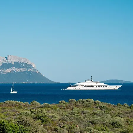 Bianca Pedra Rosa - Your House In Sardinia *