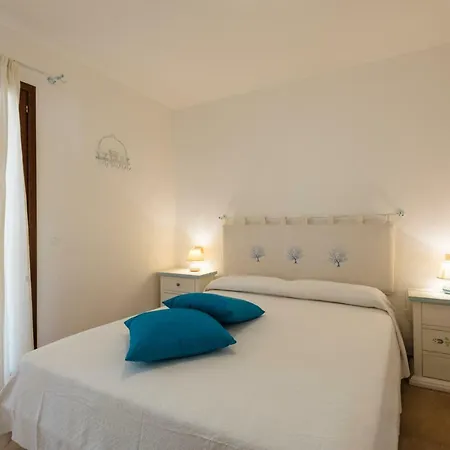 Bianca Pedra Rosa - Your House In Sardinia *