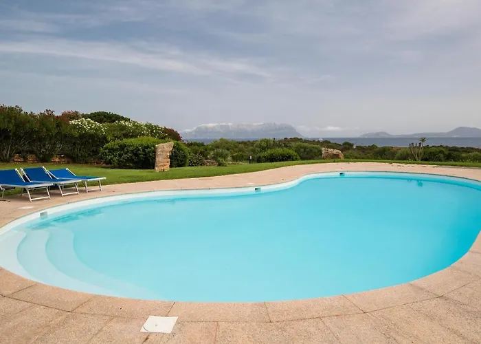 Bianca Pedra Rosa - Your House In Sardinia